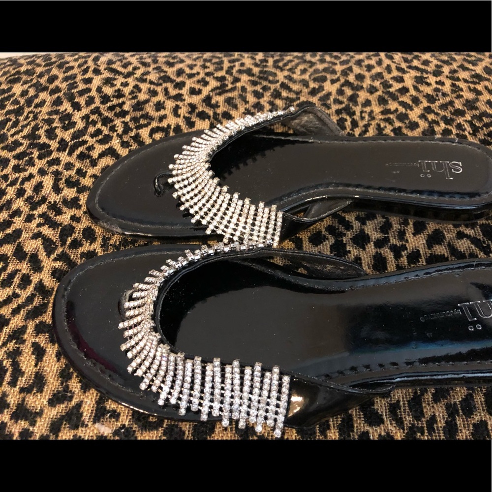 Women’s Rhinestone Flip Flops - Picture 2 of 3